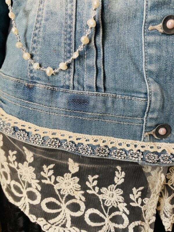 Veste en jean customisé style bohème2 – Image 5