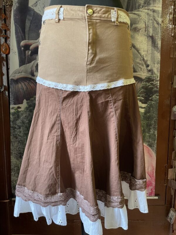 Jupe en jeans customisé marron style romantique