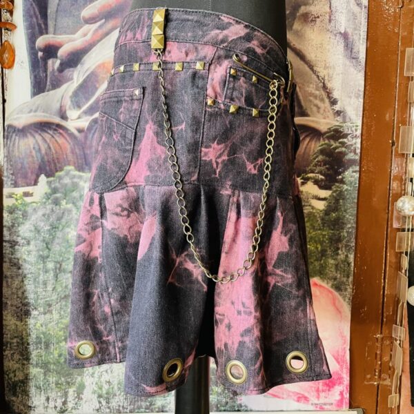 Jupe en jeans noir et rose steampunk – Image 4