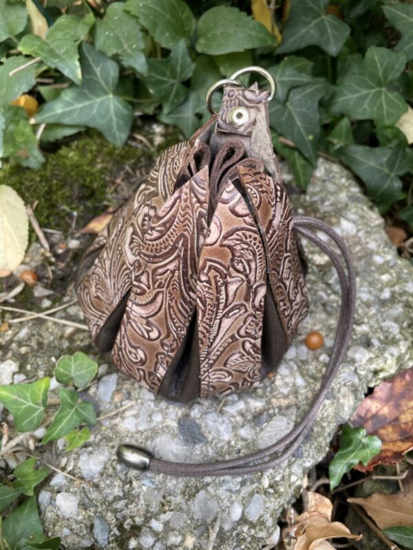 Porte-clé tulipe cuir marron imprimé