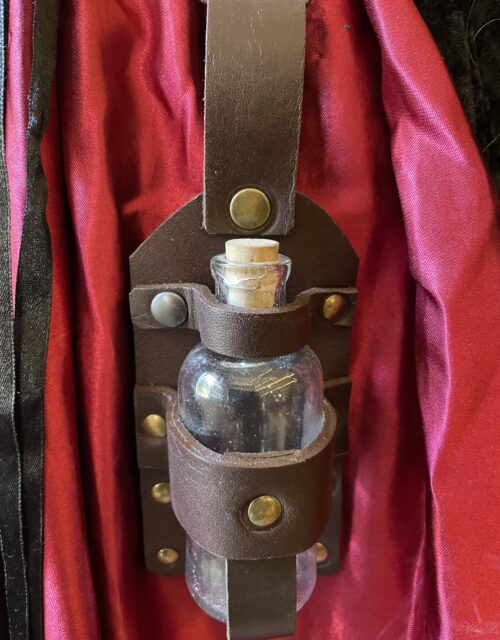 Porte-fiole en cuir marron style médiéval pour ceinture