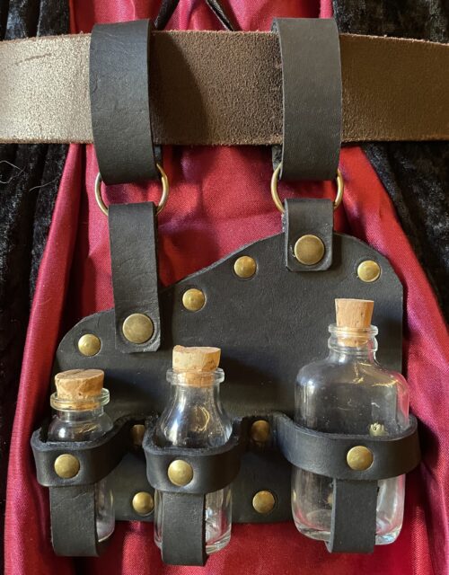 Porte-fioles en cuir noir style médiéval pour ceinture